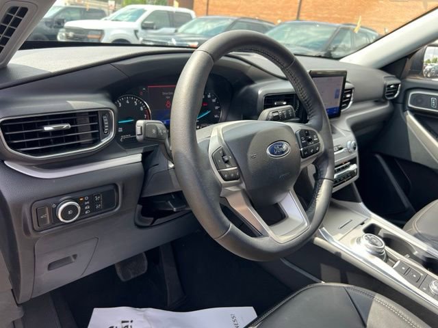 Certified 2023 Ford Explorer XLT w/ Equipment Group 202A AWD/4WD image 7