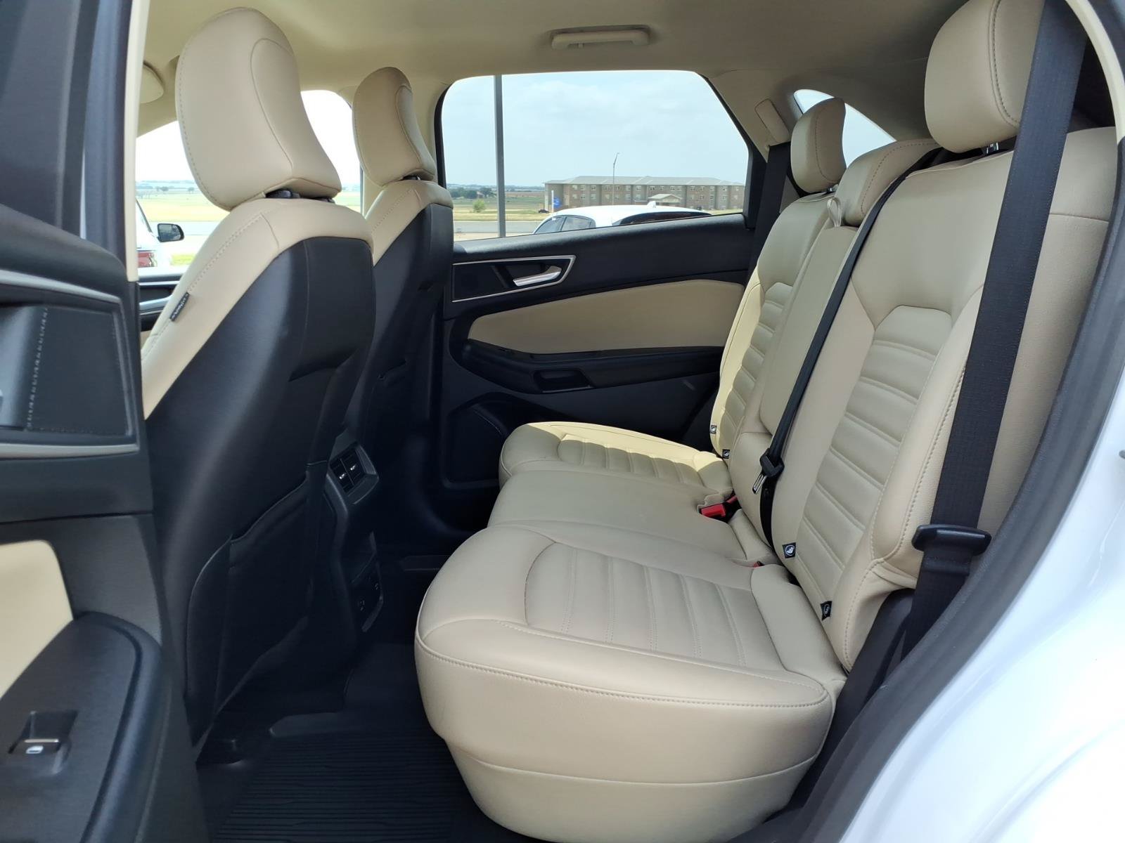 Certified 2022 Ford Edge SEL w/ Convenience Package AWD/4WD image 9
