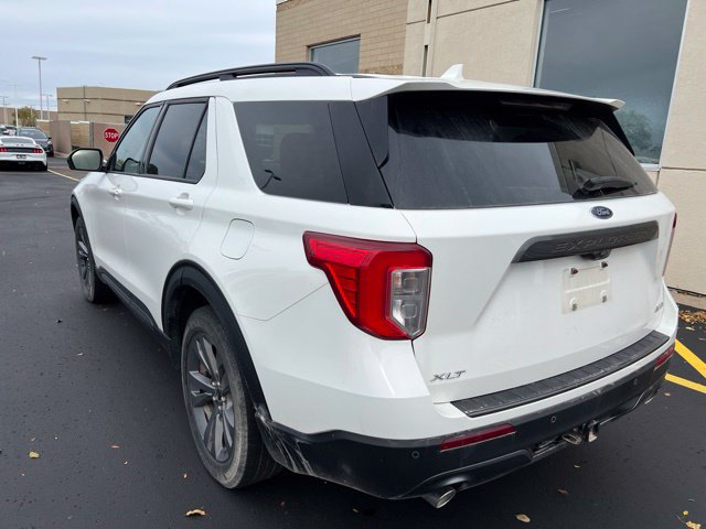 Certified 2023 Ford Explorer XLT w/ Equipment Group 202A AWD/4WD image 3