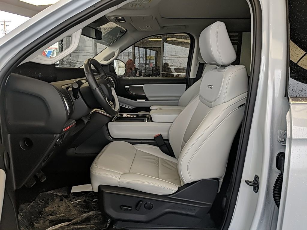 Certified 2025 Ford Expedition Max Platinum image 15