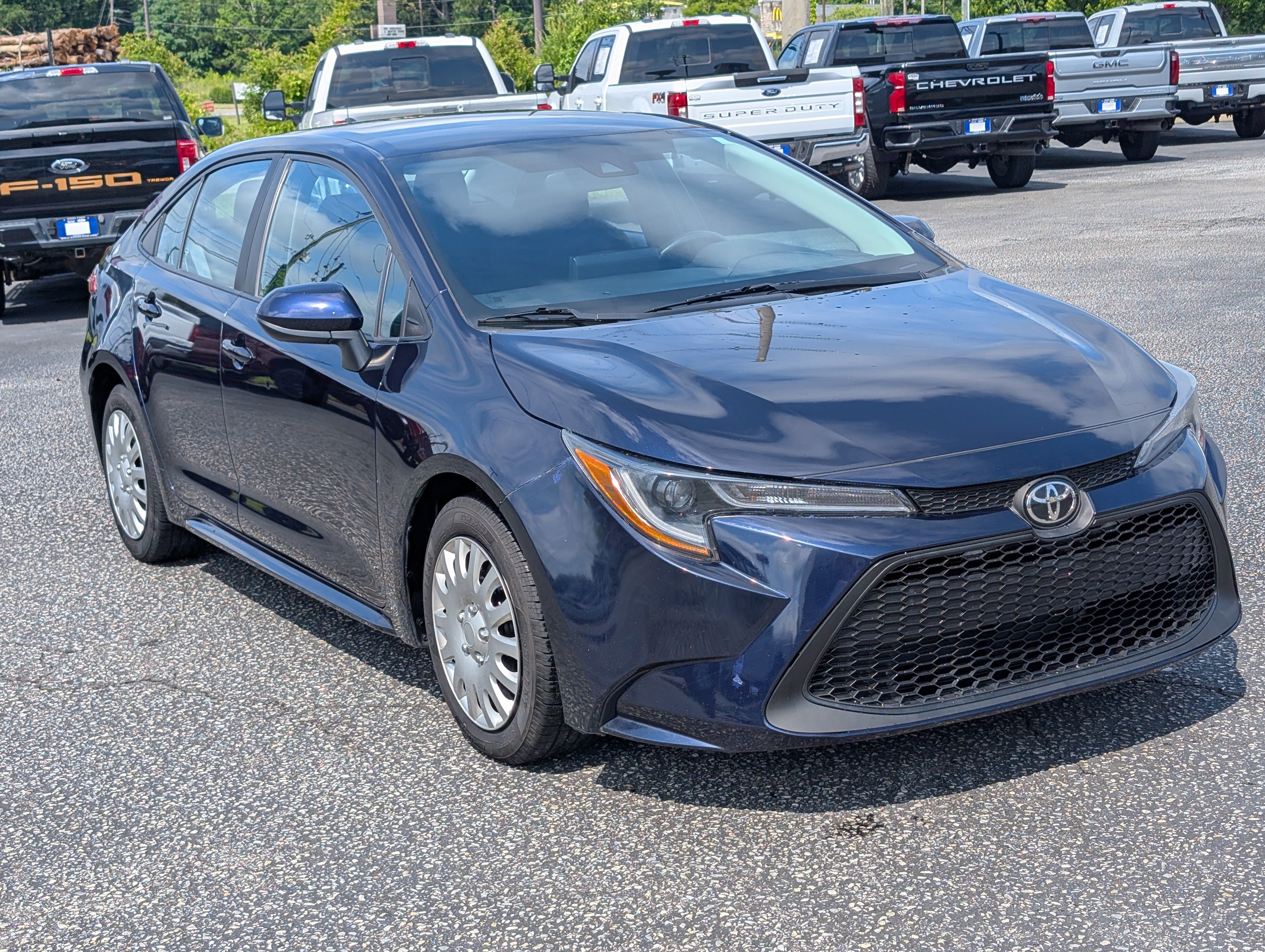 Used 2022 Toyota Corolla LE FWD image 3
