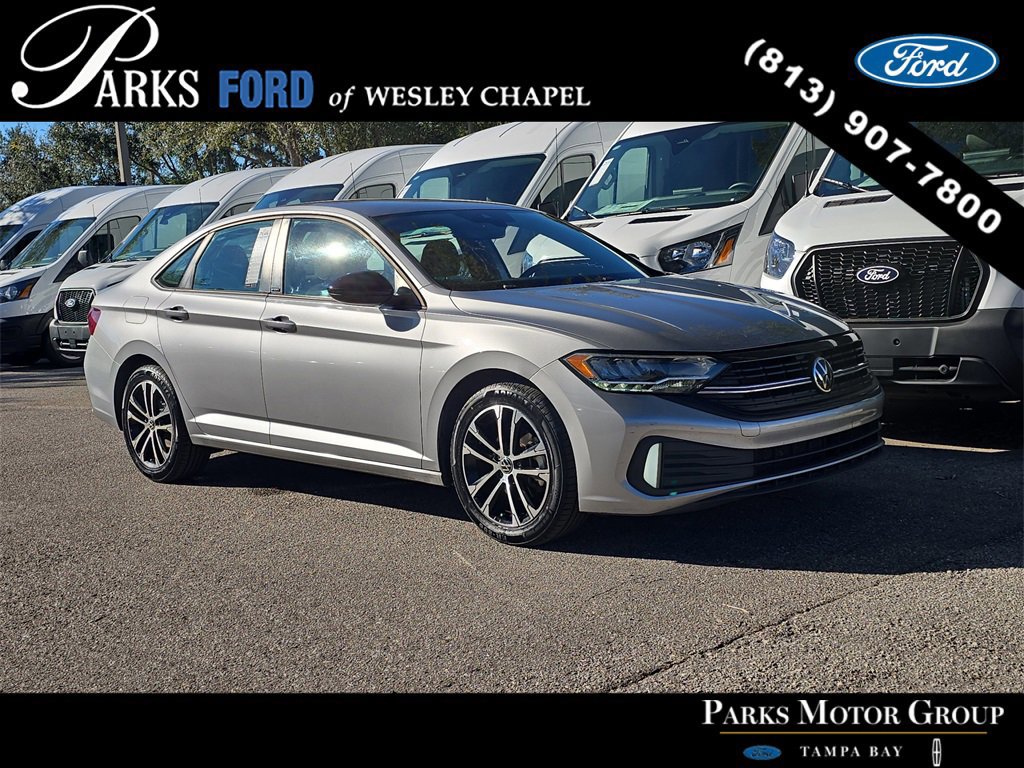 Used 2023 Volkswagen Jetta Sport image 1