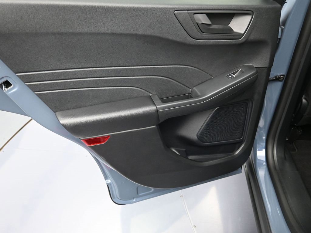 Certified 2025 Ford Escape Active image 36