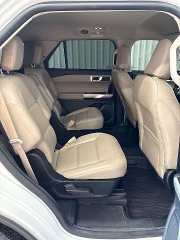 Certified 2021 Ford Explorer XLT w/ Equipment Group 202A AWD/4WD image 18