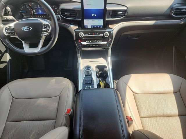 Certified 2022 Ford Explorer Limited w/ Limited Technology Package image 8