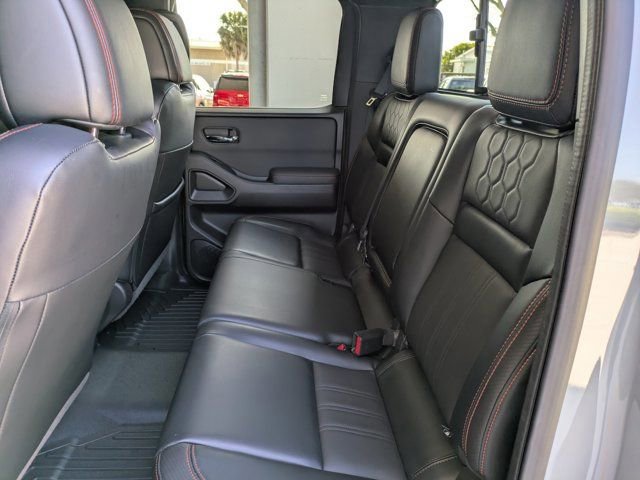 Used 2023 Nissan Frontier PRO-4X w/ Pro-4X Premium Package image 18