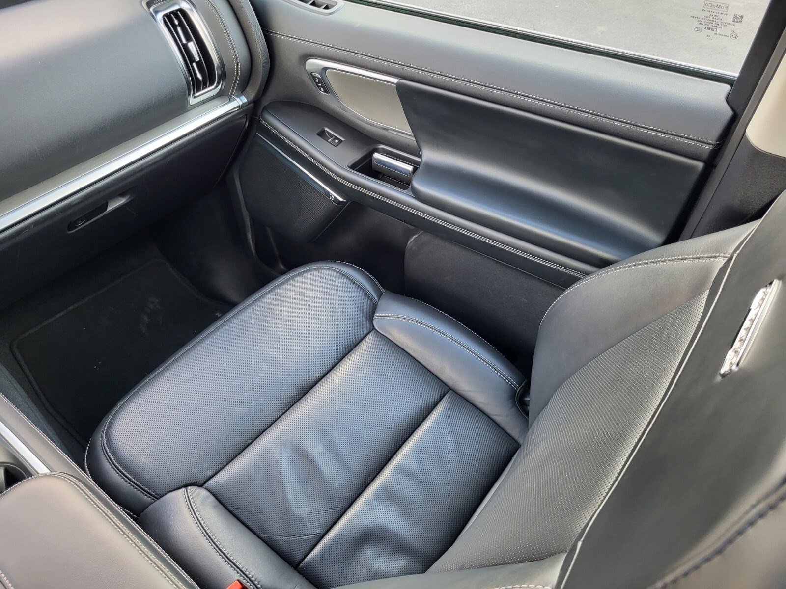 Certified 2025 Ford Expedition Max Platinum image 16