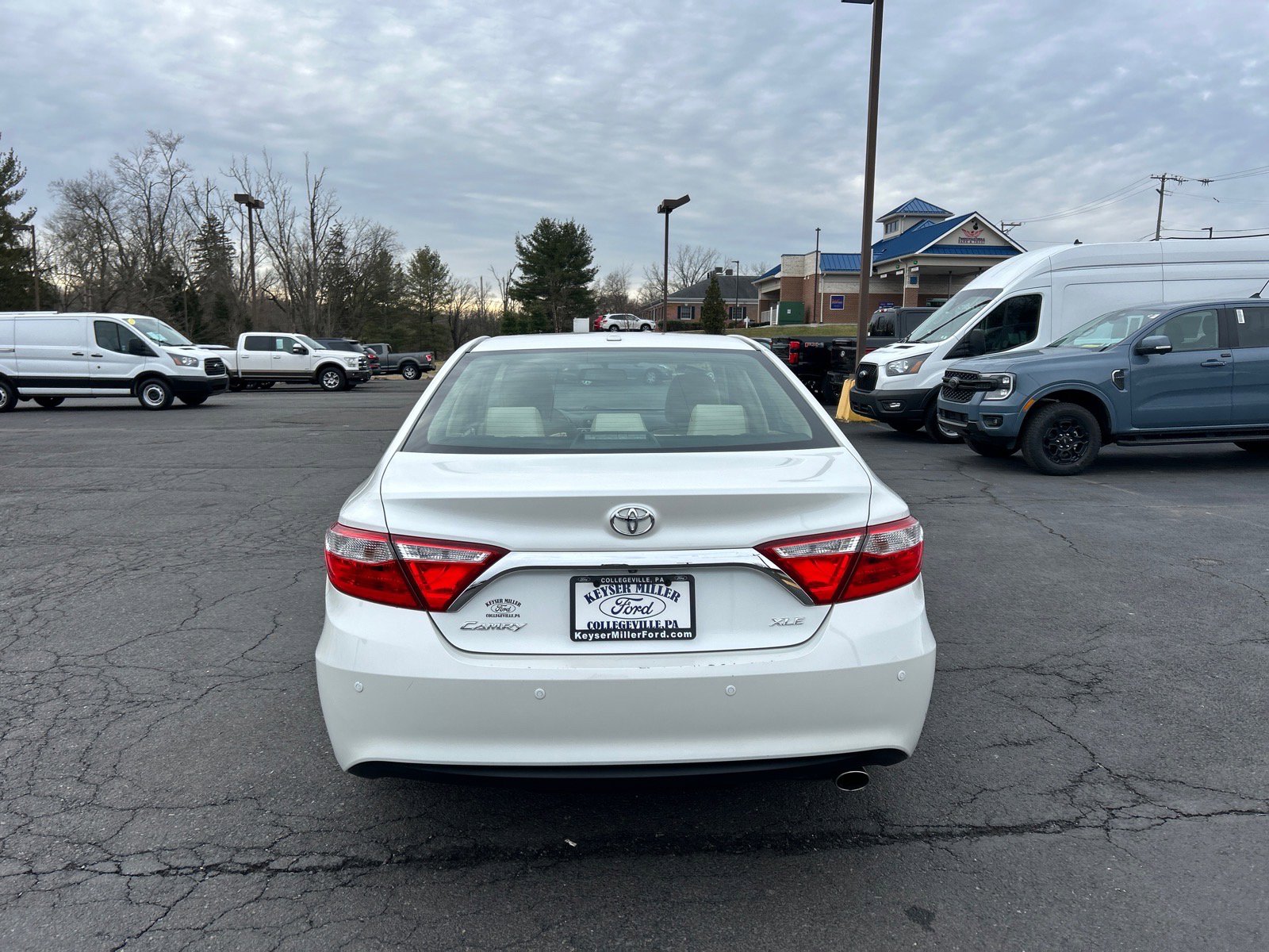 Used 2017 Toyota Camry XLE image 11