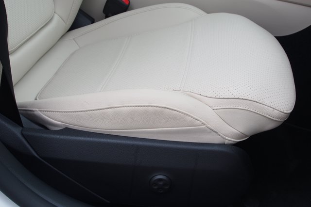 Used 2022 Mercedes-Benz C 300 Sedan image 13
