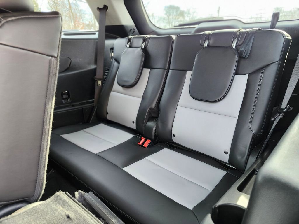 Certified 2022 Ford Explorer XLT w/ Equipment Group 202A image 17