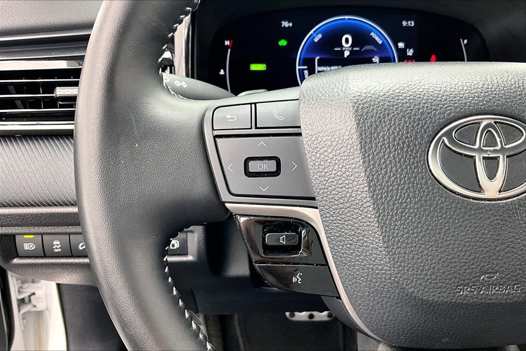 Used 2025 Toyota Camry SE w/ Multimedia Upgrade Package FWD image 18