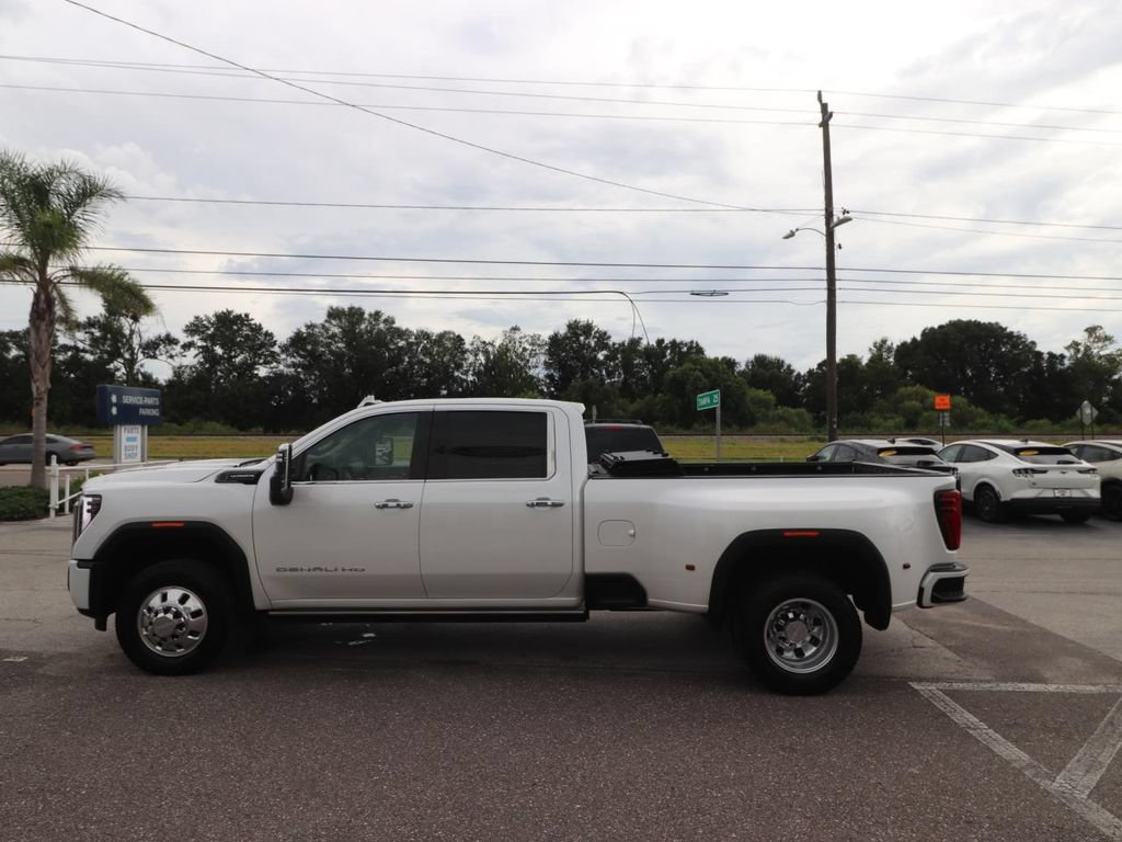 Used 2025 GMC Sierra 3500 Denali Ultimate AWD/4WD image 8