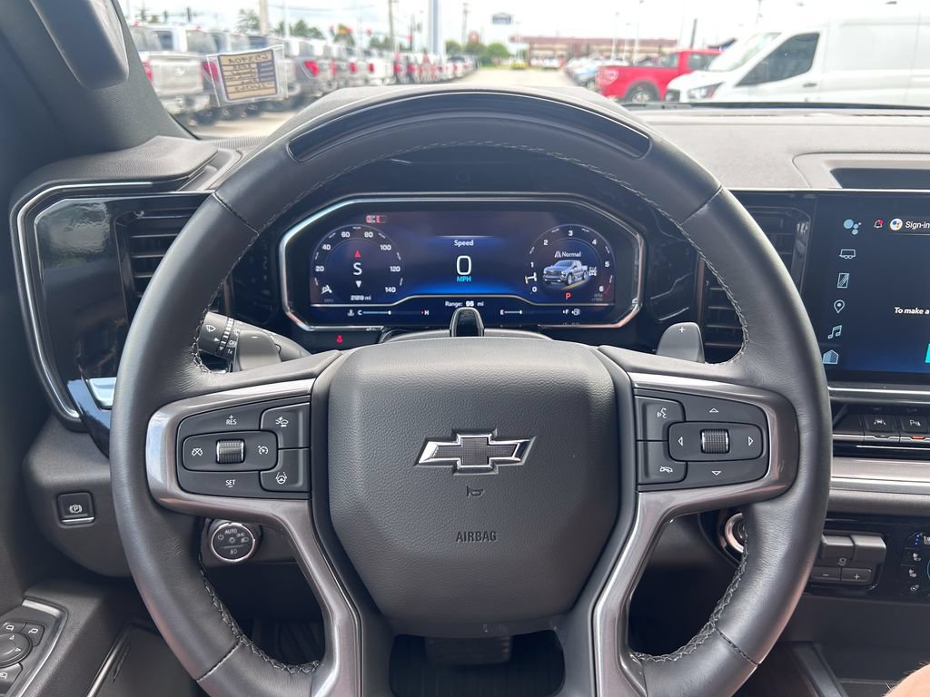 Used 2025 Chevrolet Silverado 1500 High Country w/ Midnight Edition AWD/4WD image 37