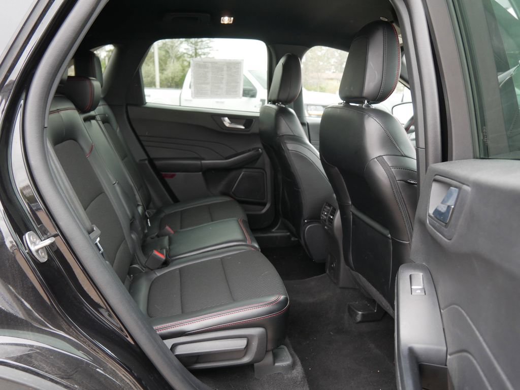 Certified 2025 Ford Escape ST-Line AWD/4WD image 12