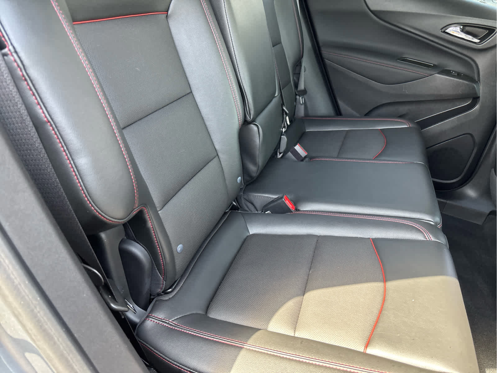 Used 2023 Chevrolet Equinox RS w/ RS Leather Package image 34