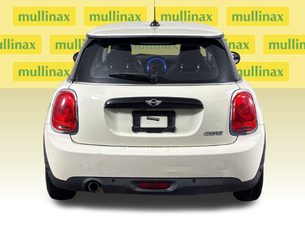 Used 2018 MINI Cooper 2-Door Hardtop FWD image 8