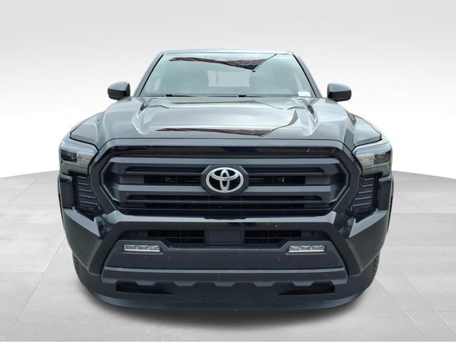 Used 2024 Toyota Tacoma SR5 AWD/4WD image 9