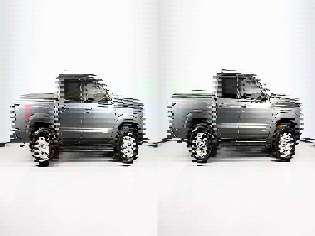 Used 2022 Nissan Frontier SV image 6