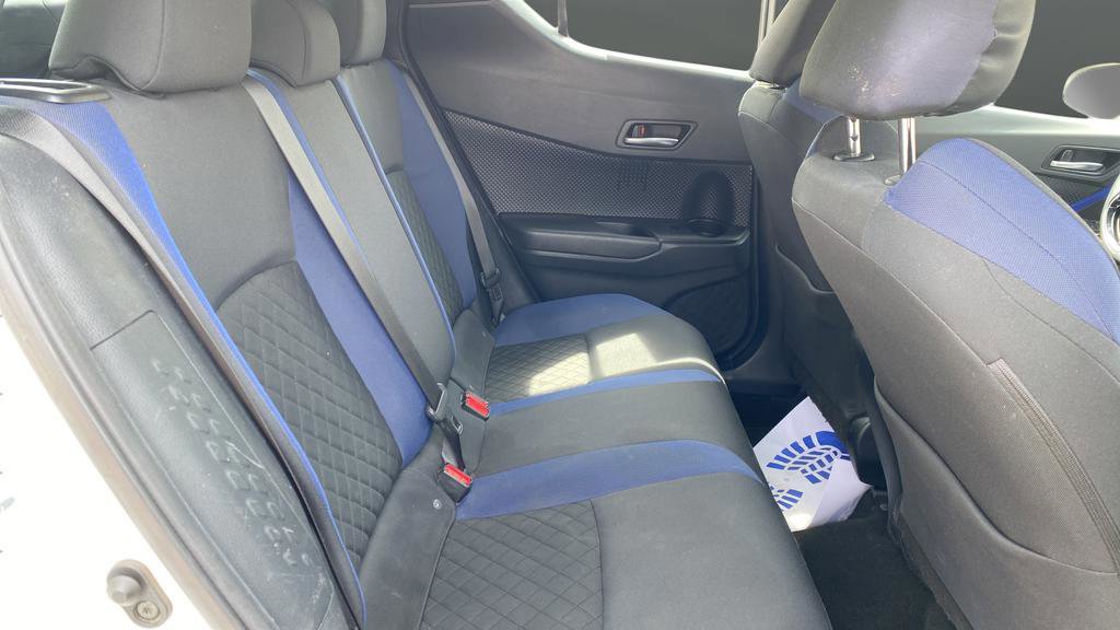 Used 2020 Toyota C-HR XLE FWD image 26