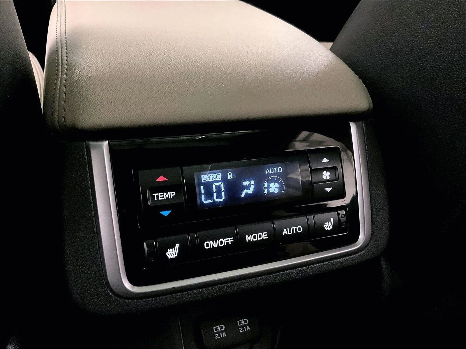 Used 2022 Subaru Ascent Limited w/ Technology Package image 33