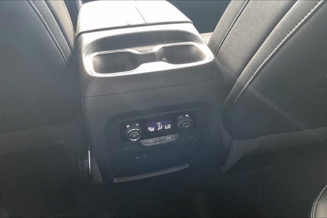 Used 2025 Chevrolet Traverse LT AWD/4WD image 36