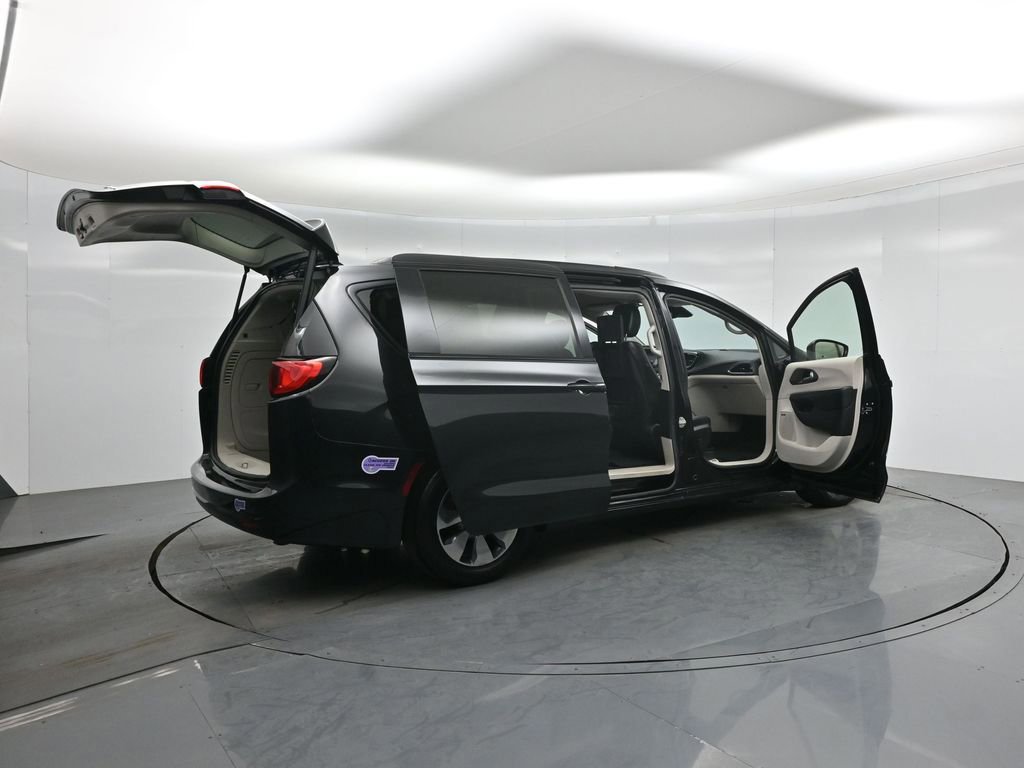 Used 2018 Chrysler Pacifica Limited w/ Advanced Safetytec Group image 36