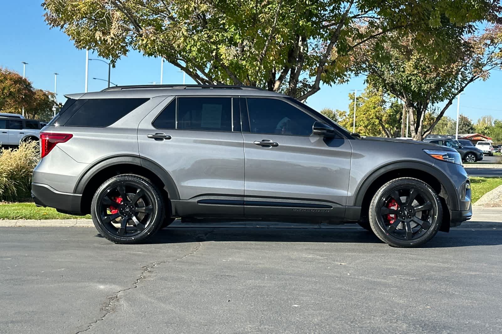 Certified 2022 Ford Explorer ST w/ Equipment Group 401A AWD/4WD image 8