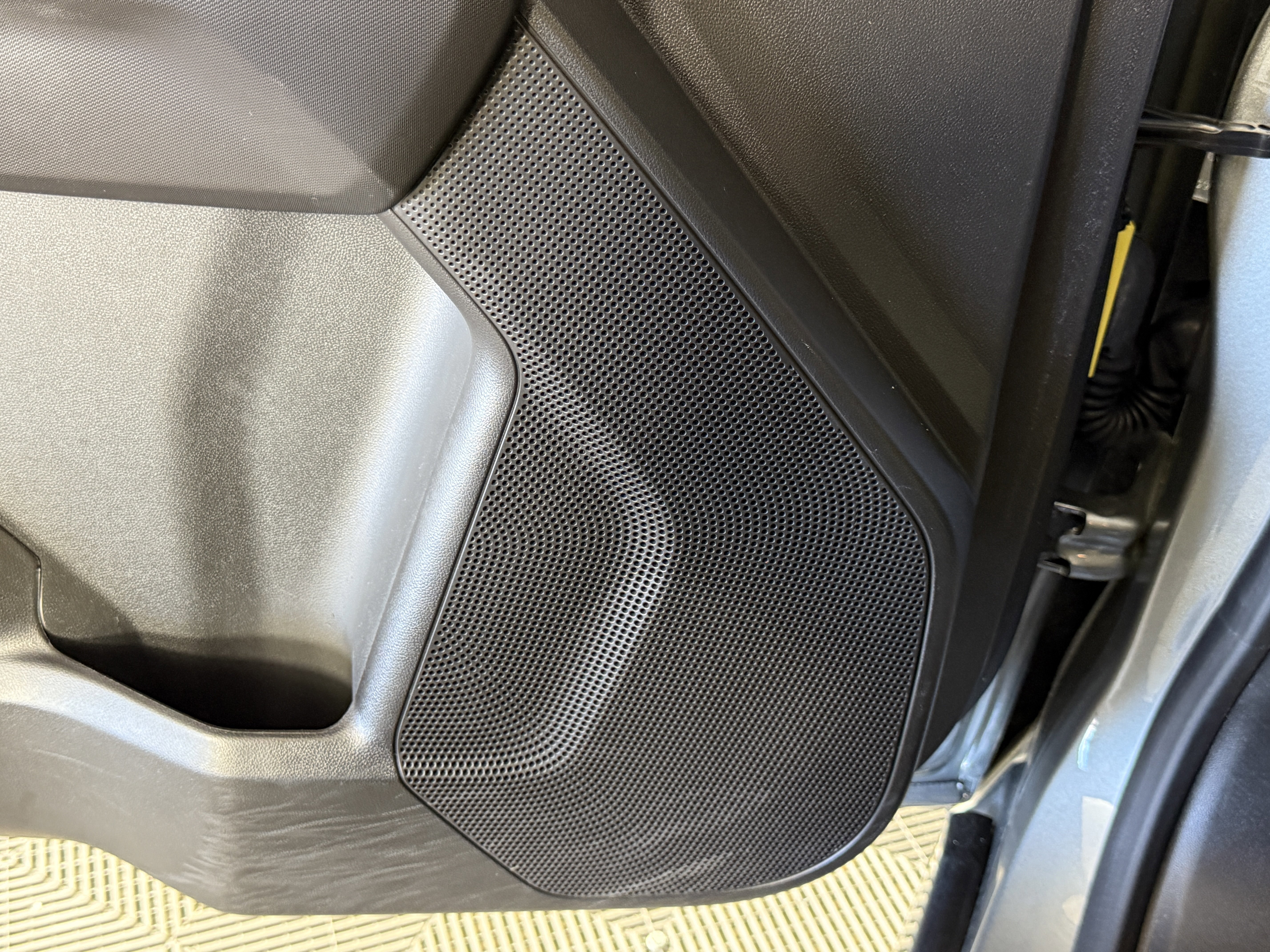 Used 2024 Chevrolet Colorado LT w/ LT Convenience Package II image 16