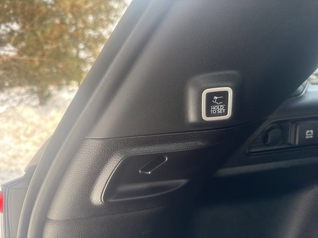 Used 2024 Jeep Grand Cherokee Altitude AWD/4WD image 36