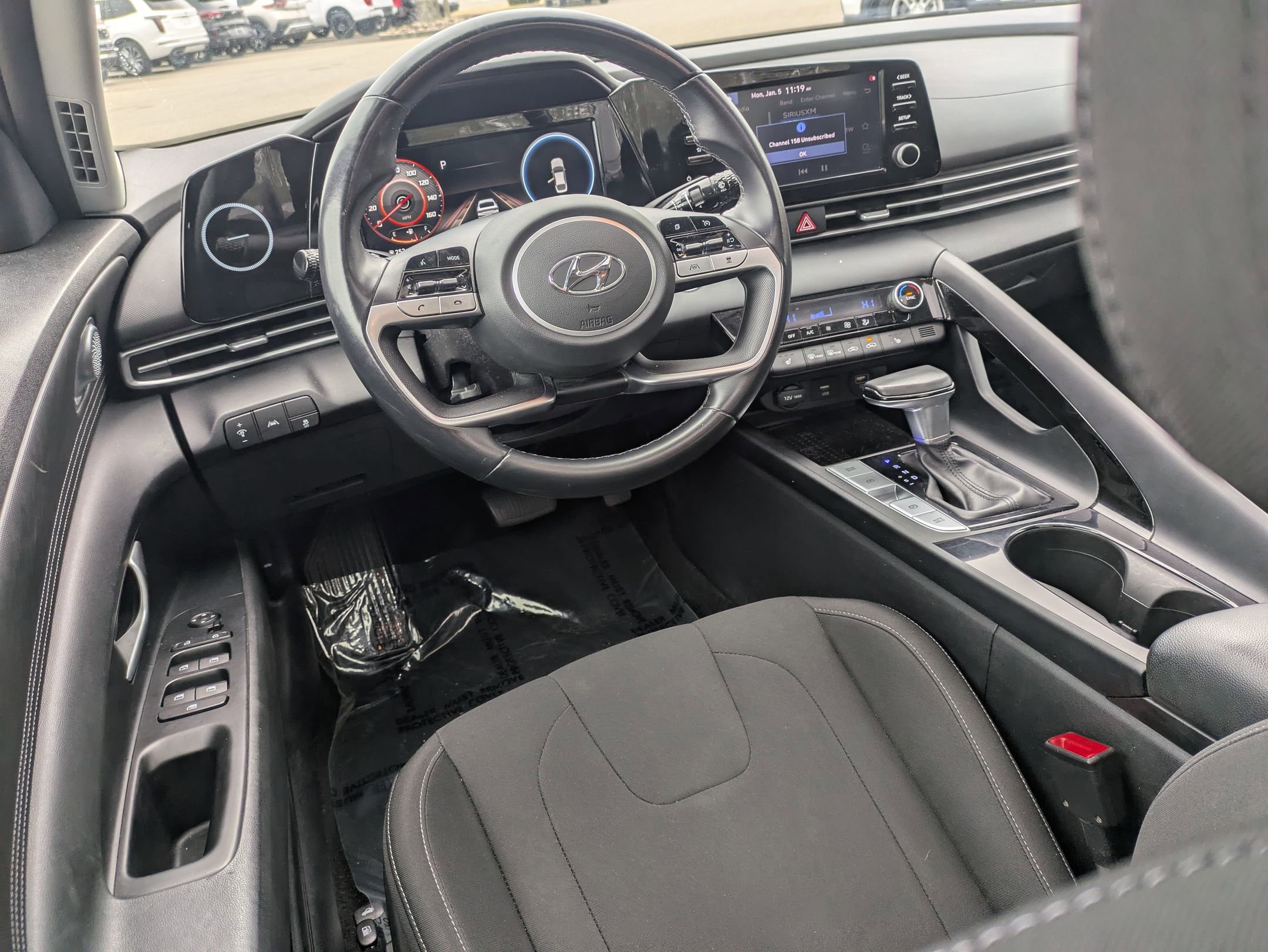 Used 2021 Hyundai Elantra SEL w/ Convenience + Premium Package image 29
