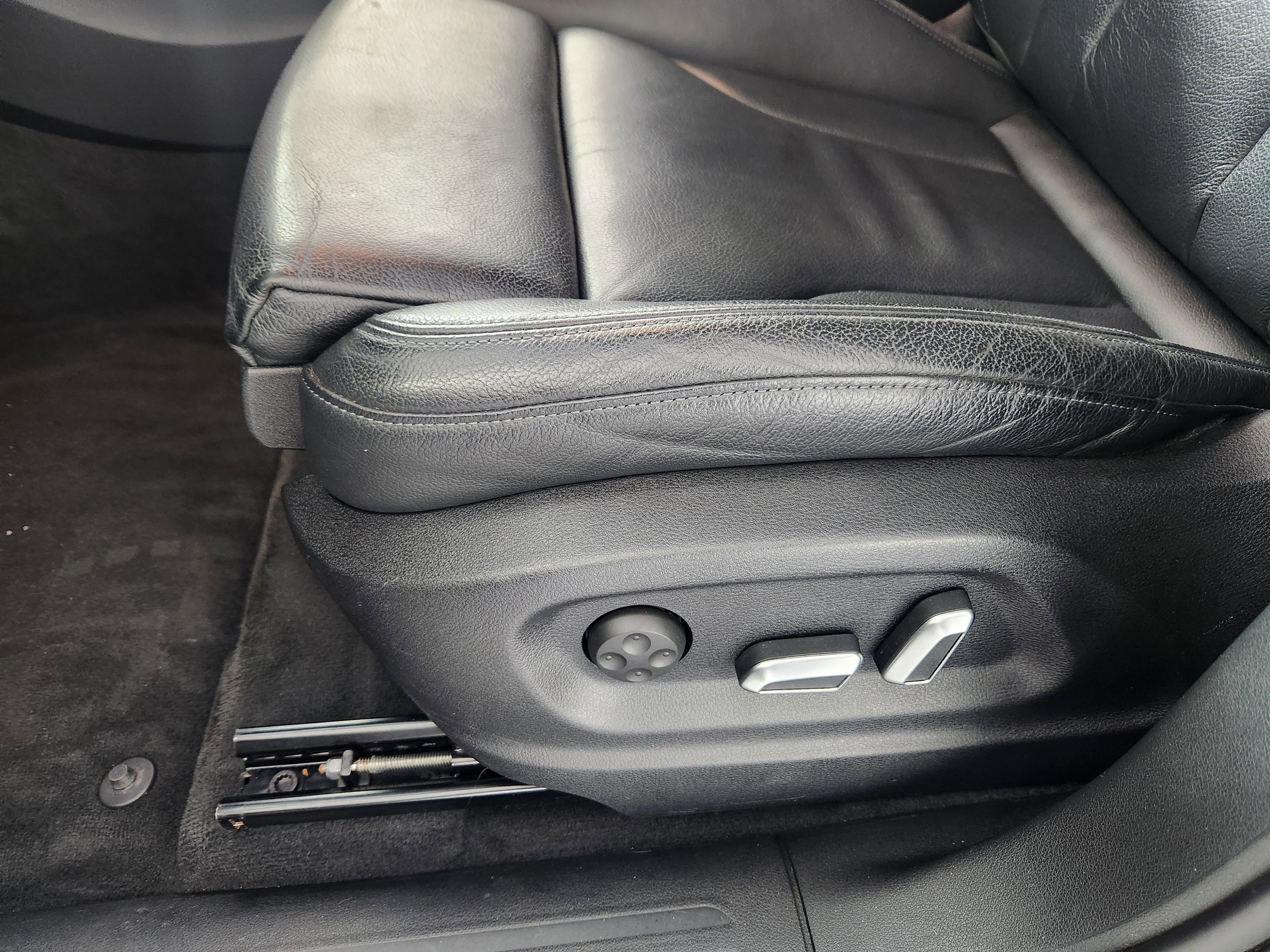 Used 2017 Audi Q5 2.0T Premium Plus w/ Technology Package image 13