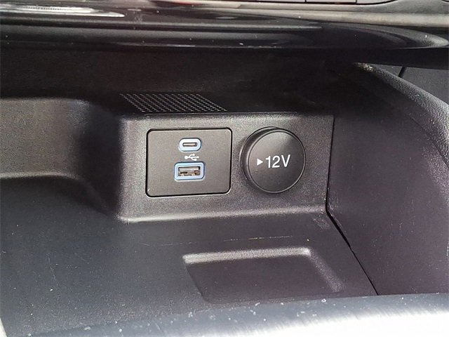 Certified 2022 Ford Escape SE w/ SE Sport Appearance Package image 25