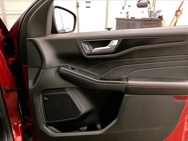 Certified 2022 Ford Escape SEL w/ SEL Stealth AWD Package image 23