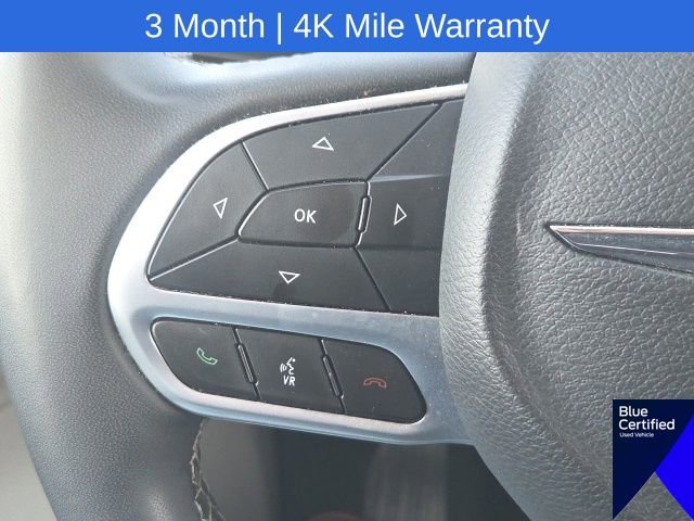 Used 2023 Chrysler Pacifica Touring-L FWD image 42