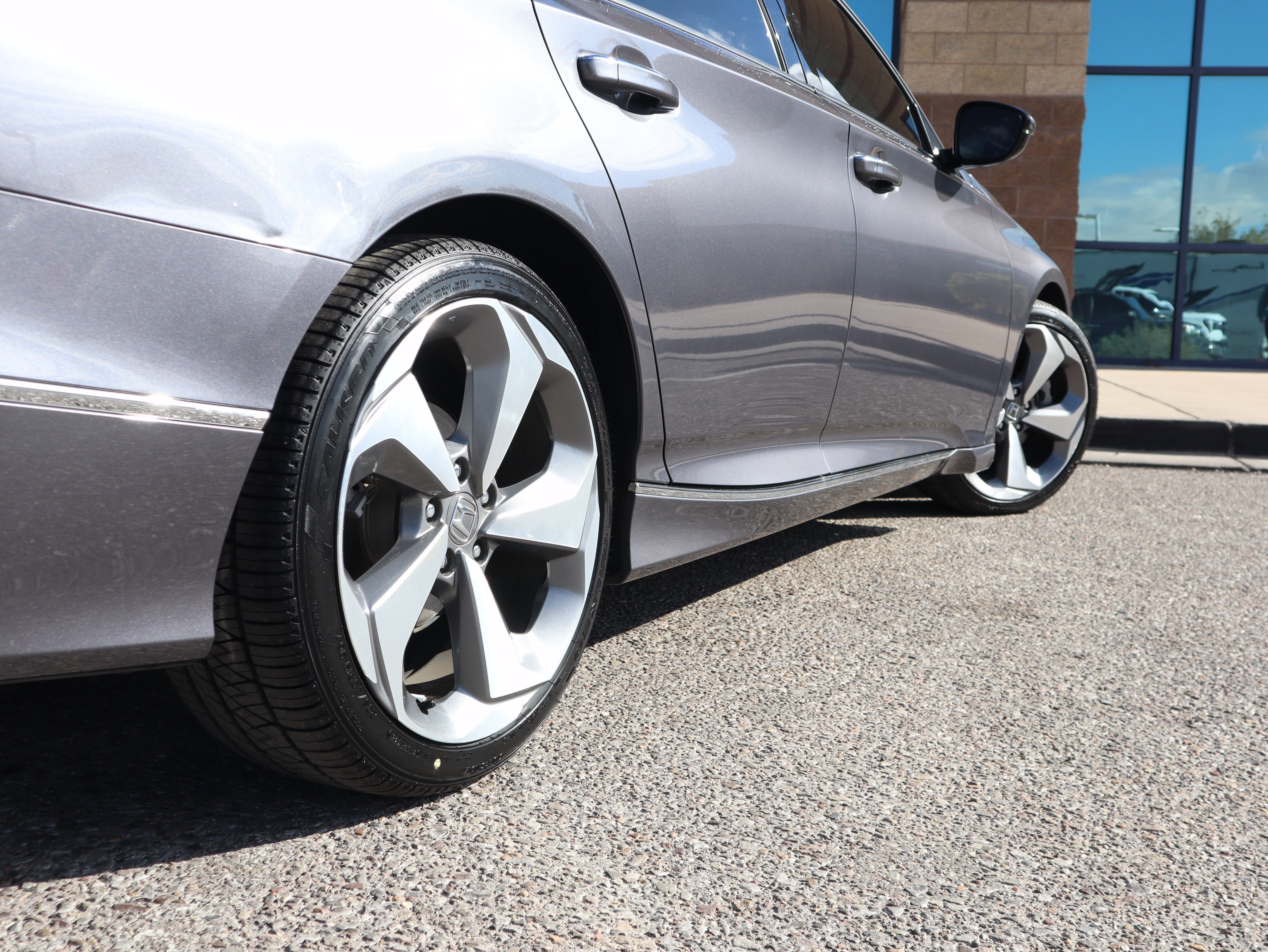Used 2020 Honda Accord Touring image 11