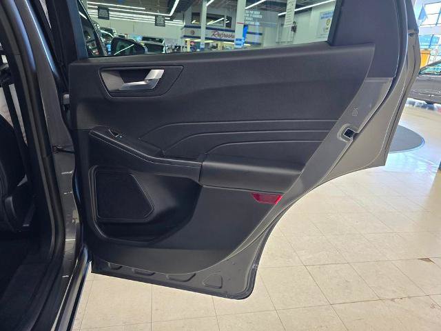 Certified 2025 Ford Escape Platinum AWD/4WD image 18
