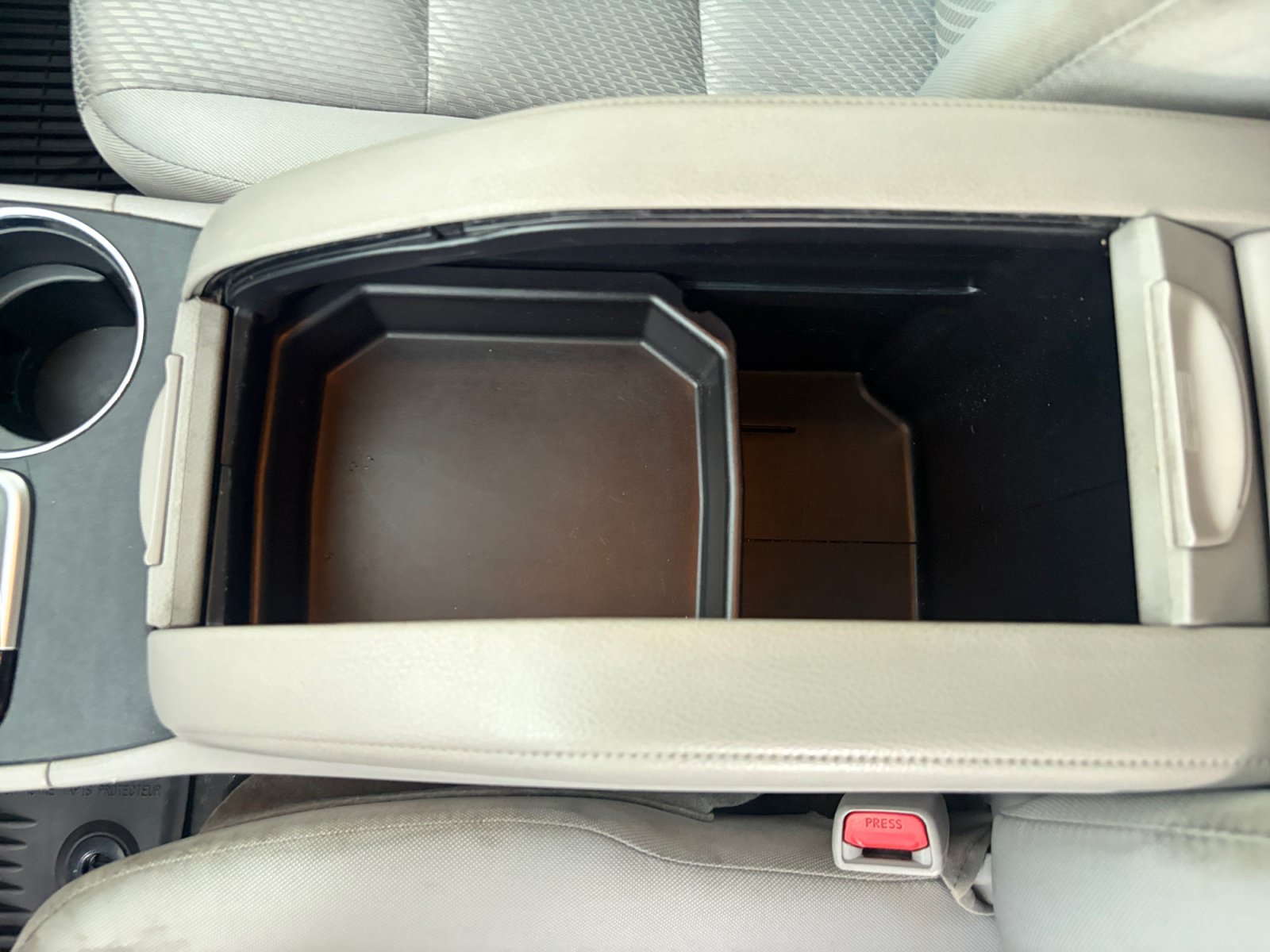 Used 2019 Toyota Highlander LE AWD/4WD image 22