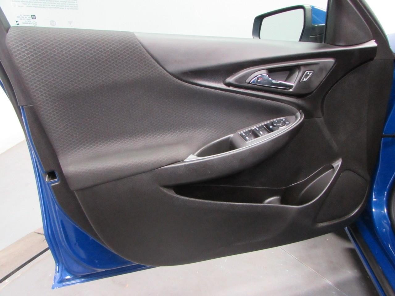 Used 2023 Chevrolet Malibu LT FWD image 12