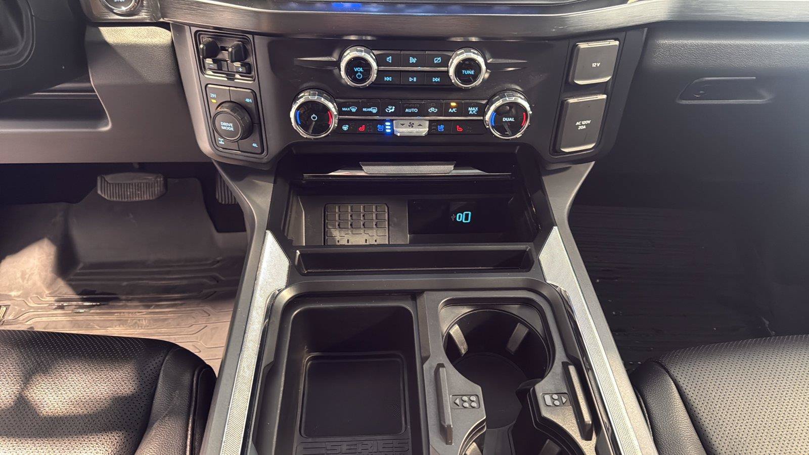 Certified 2024 Ford F250 Lariat w/ Lariat Ultimate Package AWD/4WD image 26