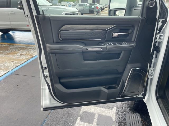 Used 2025 RAM 2500 Limited AWD/4WD image 13