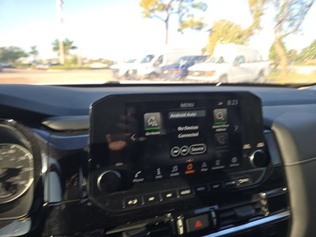 Used 2024 Nissan Pathfinder SL FWD image 11