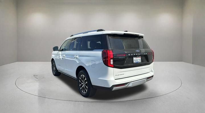 Certified 2025 Ford Expedition Platinum AWD/4WD image 4