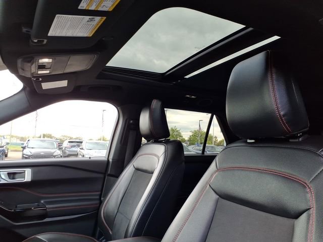 Certified 2024 Ford Explorer ST-Line w/ Class IV Trailer Tow Package AWD/4WD image 13