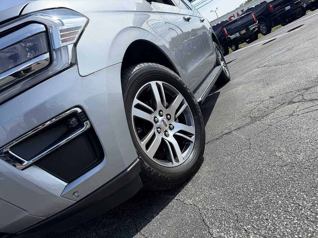 Certified 2023 Ford Expedition Limited AWD/4WD image 2