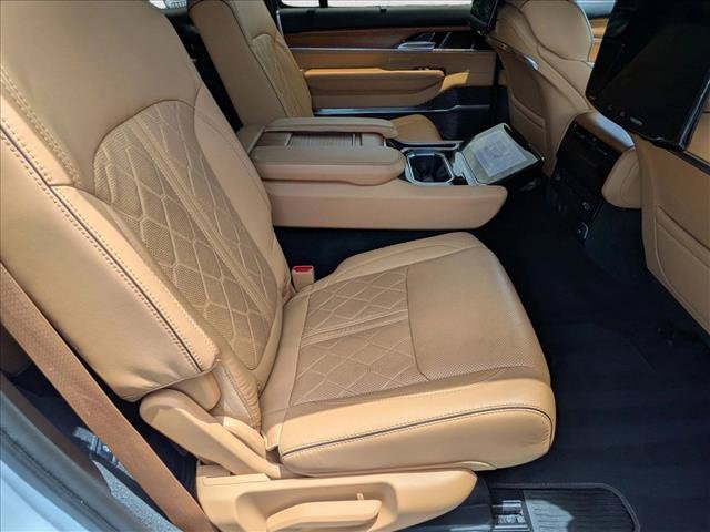 Used 2024 Jeep Grand Wagoneer Series III w/ Rear Seat Video Group 1 AWD/4WD image 19