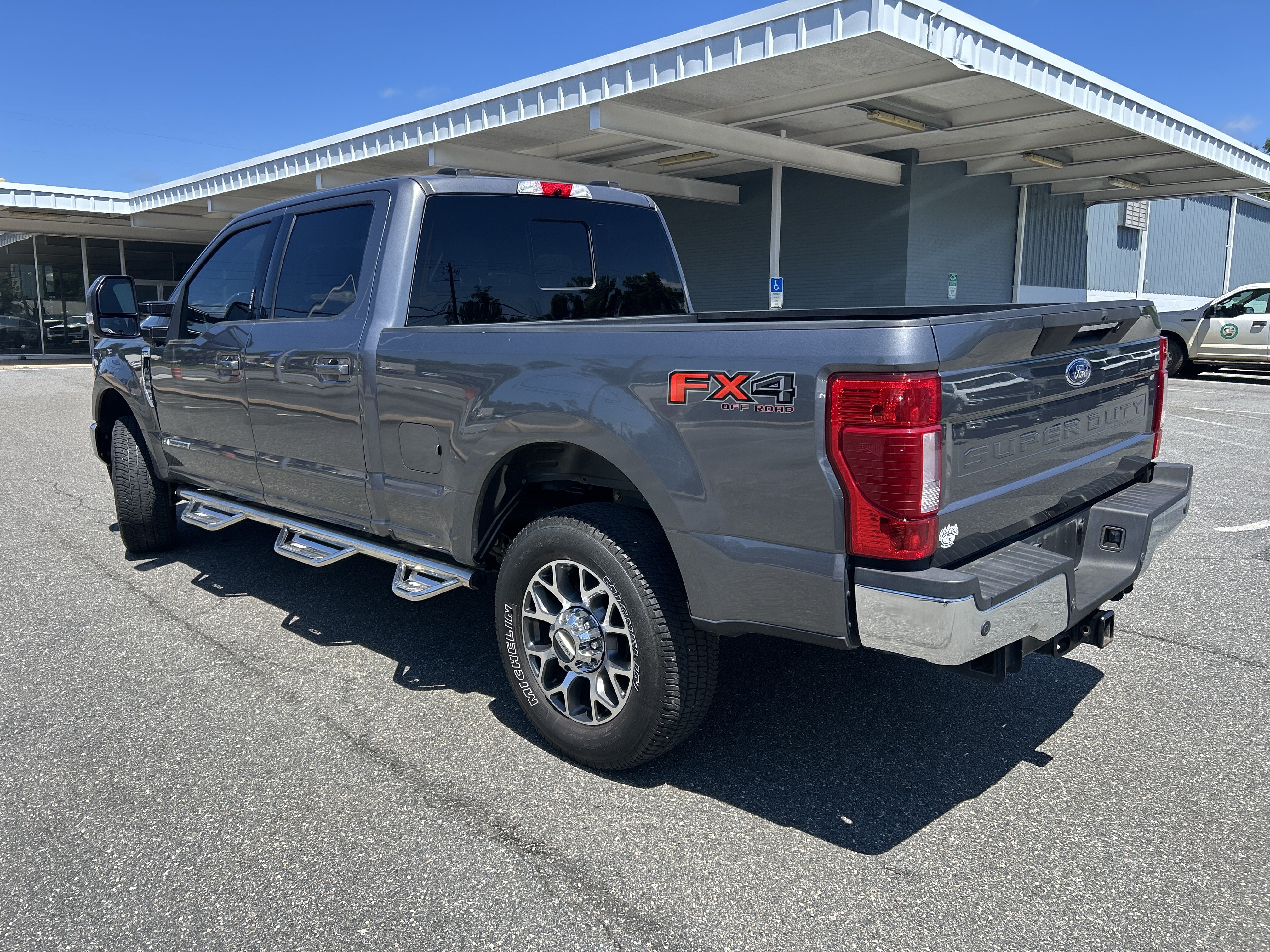 Certified 2022 Ford F350 Lariat w/ Lariat Ultimate Package AWD/4WD image 5