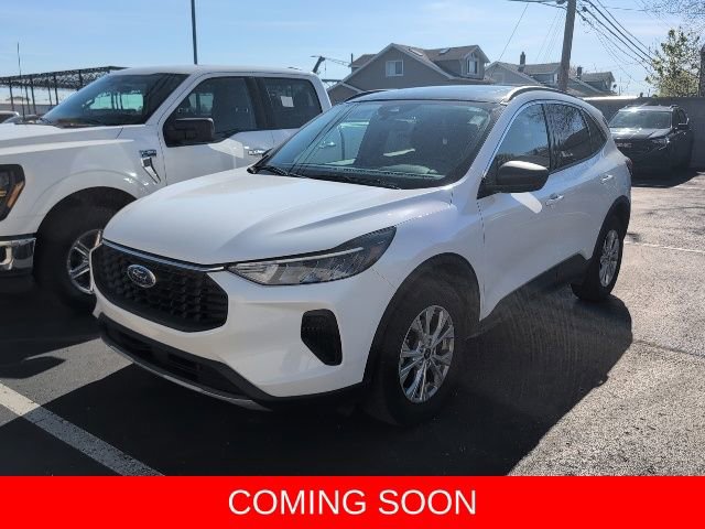 Certified 2023 Ford Escape Active AWD/4WD image 2
