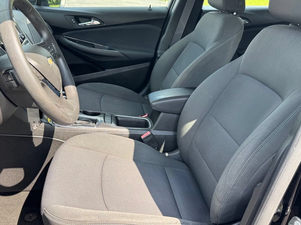 Used 2017 Chevrolet Cruze LT FWD image 13