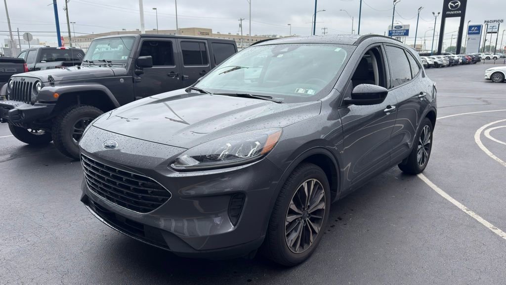 Certified 2022 Ford Escape SE w/ SE Sport Appearance Package AWD/4WD image 6