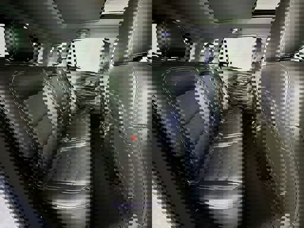 Used 2024 GMC Terrain SLT image 31